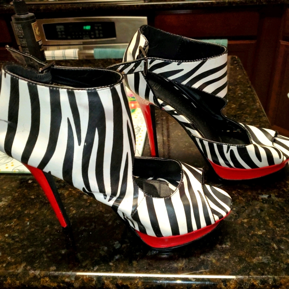 Women's shoes